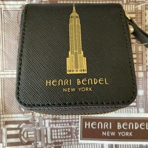 NWT Henri Bendel New York Brown Leather Zip Case.